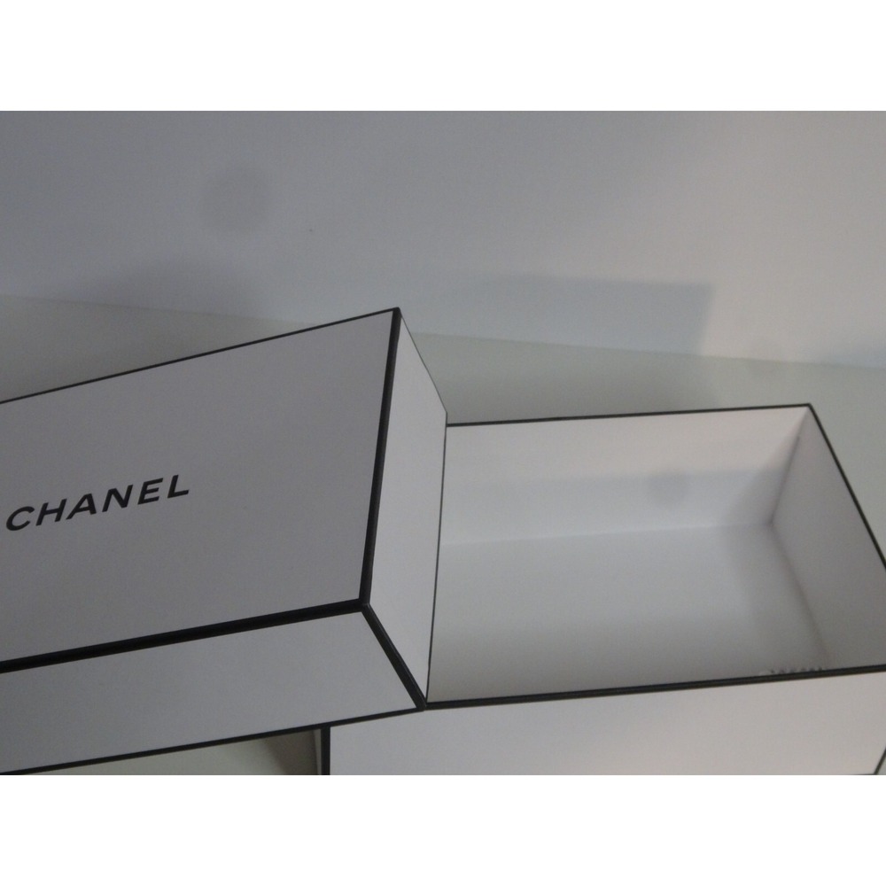 Chanel Empty Gift Box (Authentic) White Black edges 8 3/4" x 5 5/8" x 3 1/8" - Picture 3 of 4